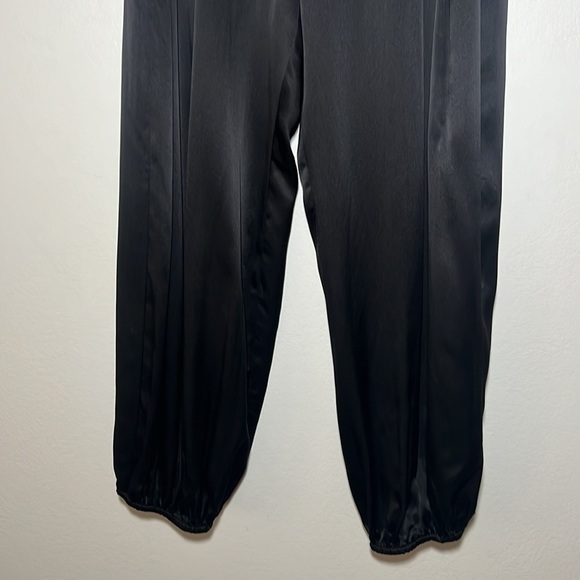 Nili Lotan Women’s Lisbon Silk-Charmeuse Black Pleated Tapered Pants Size 0 - Picture 5 of 14